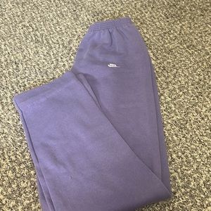 Cute purple Nike sweatpants!!